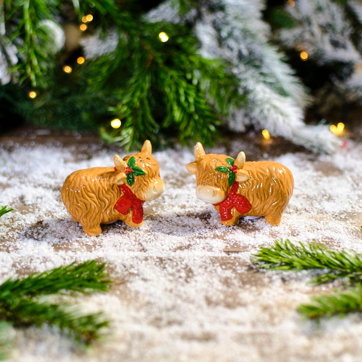 Christmas Highland Cow Salt & Pepper Shakers