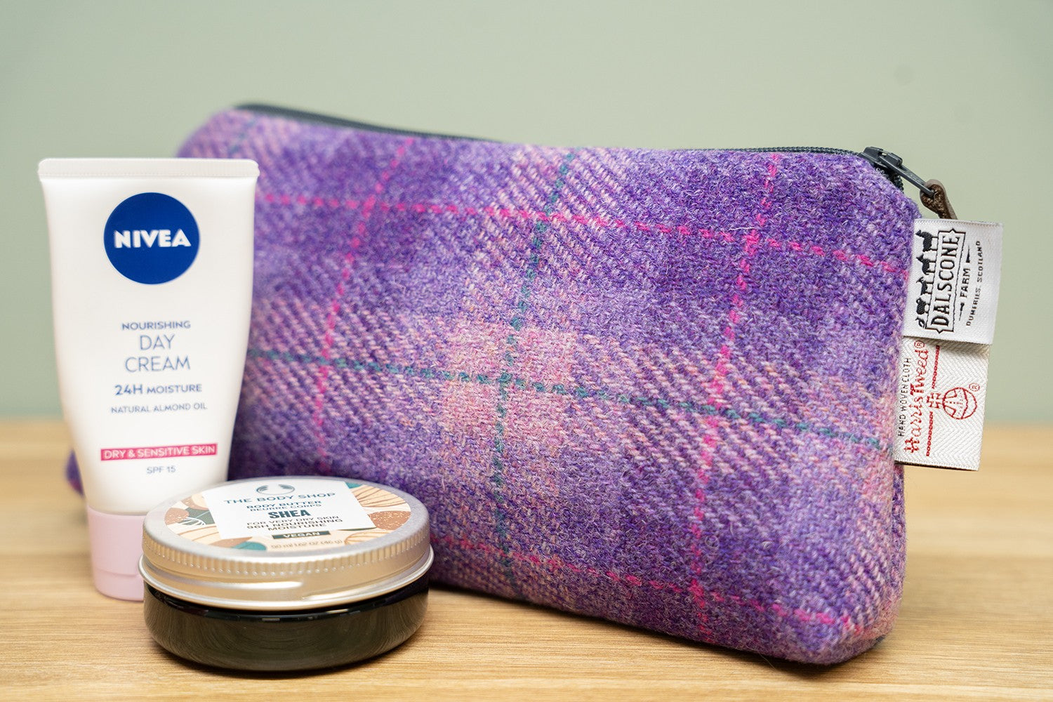 Dalscone Harris Tweed Wash Bag
